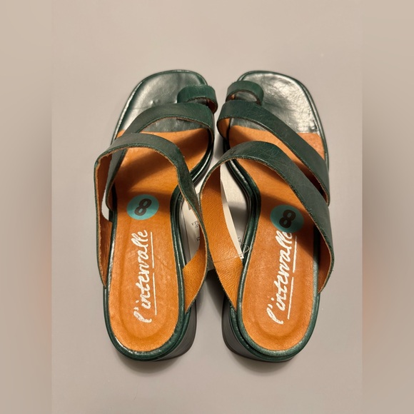 L’intervalle Leather Low Heeled Sandals - Picture 3 of 3